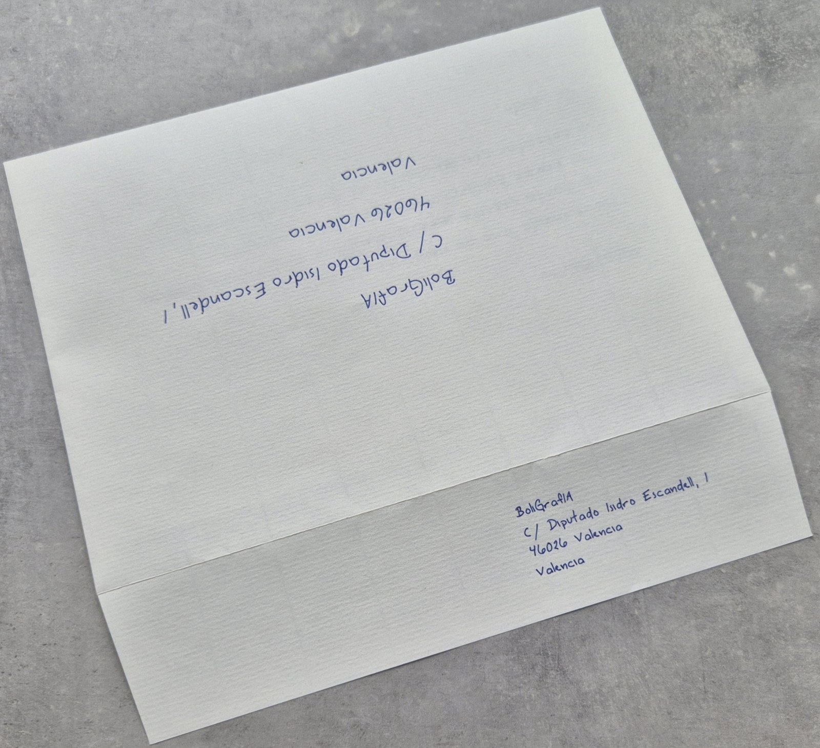 sobre manuscrito para fidelización de clientes